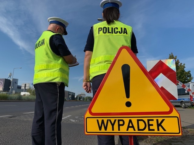 Tajemniczy i tragiczny wypadek z udziałem motocyklisty w centrum