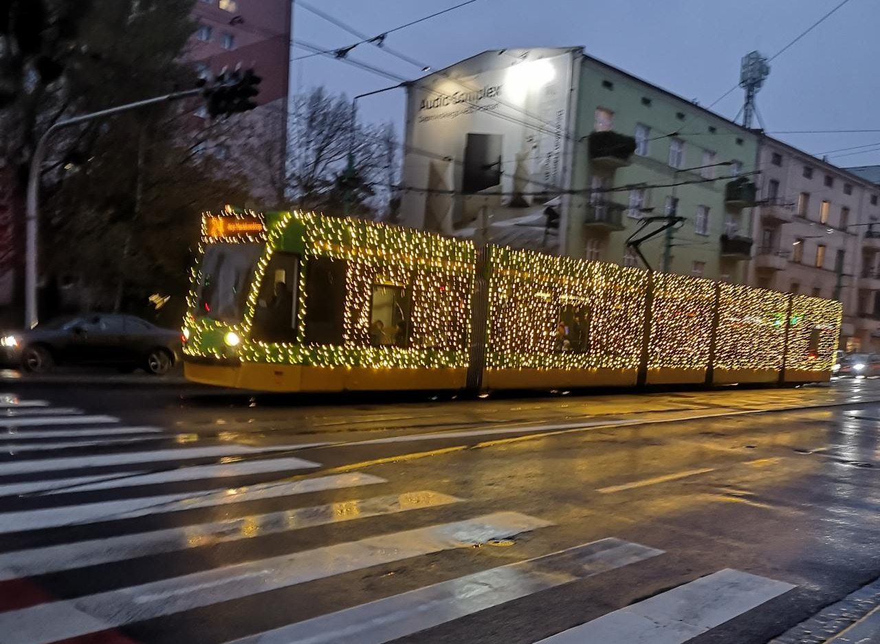 Od dziś na poznańskich ulicach można spotkać taki nietypowy tramwaj