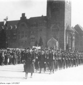 Oddział policji podczas defilady w 1919 r. | fot. NAC