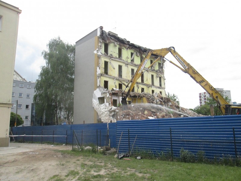 Ostatni fragment drugiego budynku - 14 maja | fot. Nishio Poznań