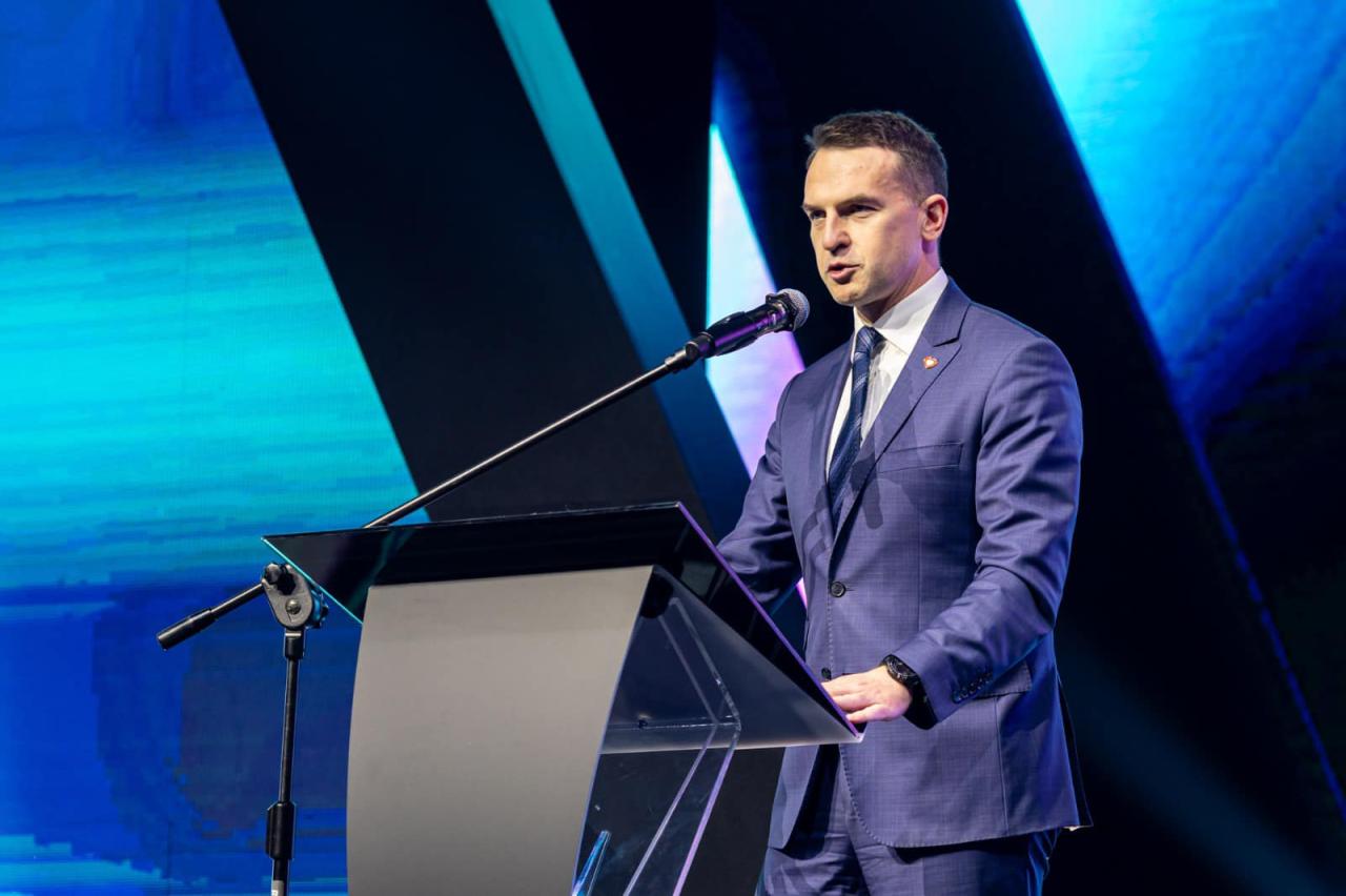 (c) Epoznan.pl