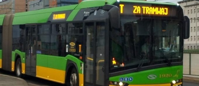 Wypadek z udziałem tramwaju i rowerzysty. Wstrzymany był ruch tramwajowy