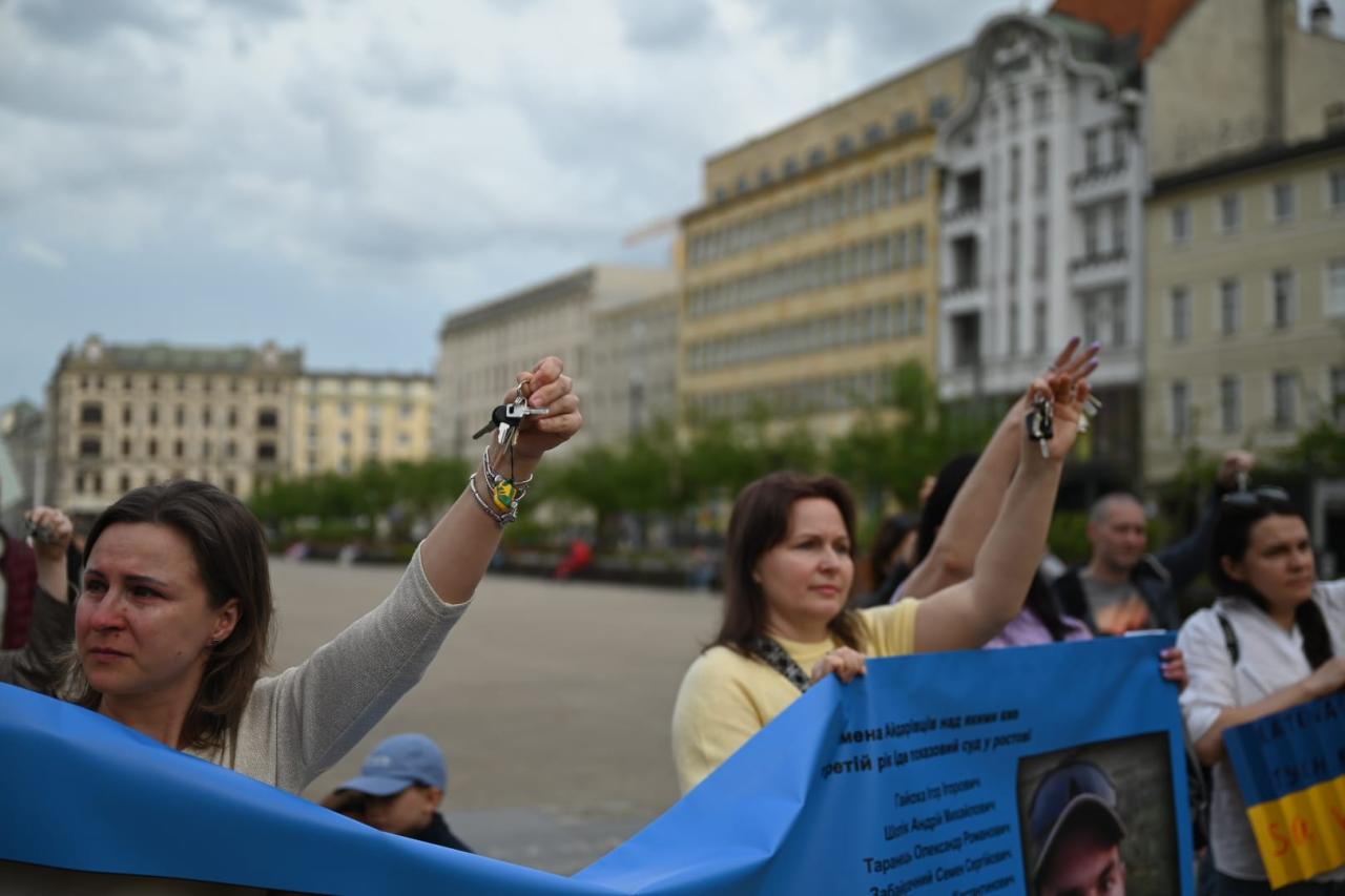 Symboliczny performance w centrum Poznania. Dzwonili kluczami
