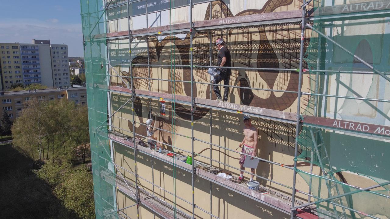 Ogromny mural powstaje w Poznaniu. To oddolna inicjatywa mieszkańca i pasjonata historii, który chce pozostać anonimowy