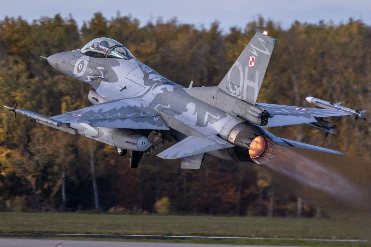 Historyczny moment! Pierwsza Polka została pilotem F-16