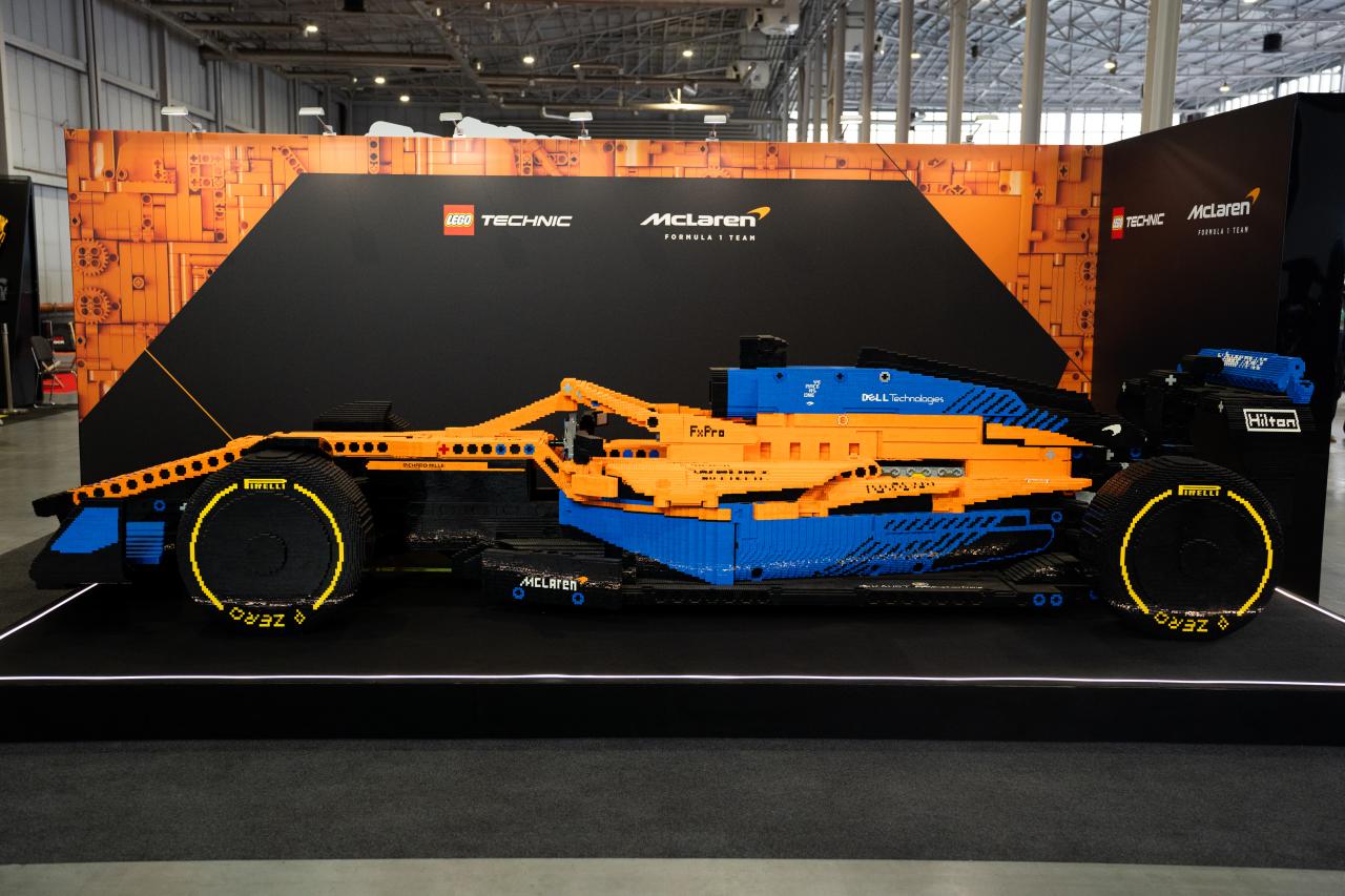 Wyjątkowy bolid z LEGO do zobaczenia w Poznaniu. Ma 5,7 m długości i 2,4 m szerokości