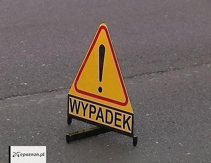 Wypadek z udziałem dwóch samochodów i motocykla w Poznaniu. Są poszkodowani