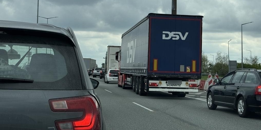 Utrudnienia na S5 w kierunku Poznania. Zablokowane dwa pasy ruchu