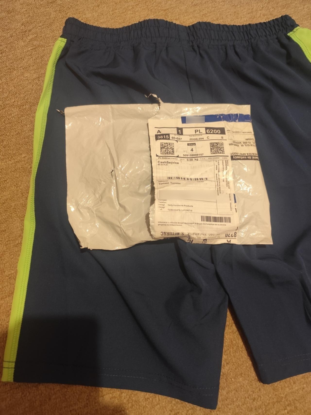 Uwaga! Oszustwo na paczkę pobraniową. Mieszkaniec ostrzega innych, żeby nie dali się nabrać