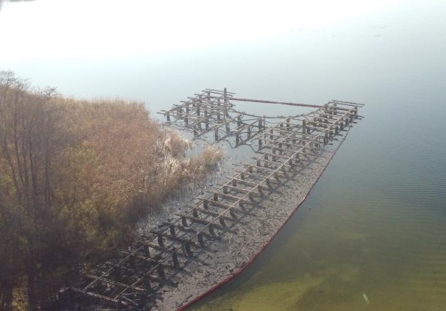 Spalony pomost nad Jeziorem Strzeszyńskim wciąż pozostaje nieodbudowany