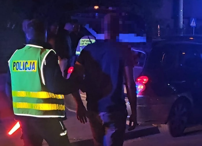 Region: pijany 19-latek w Toyocie uszkodził trzy zaparkowane auta