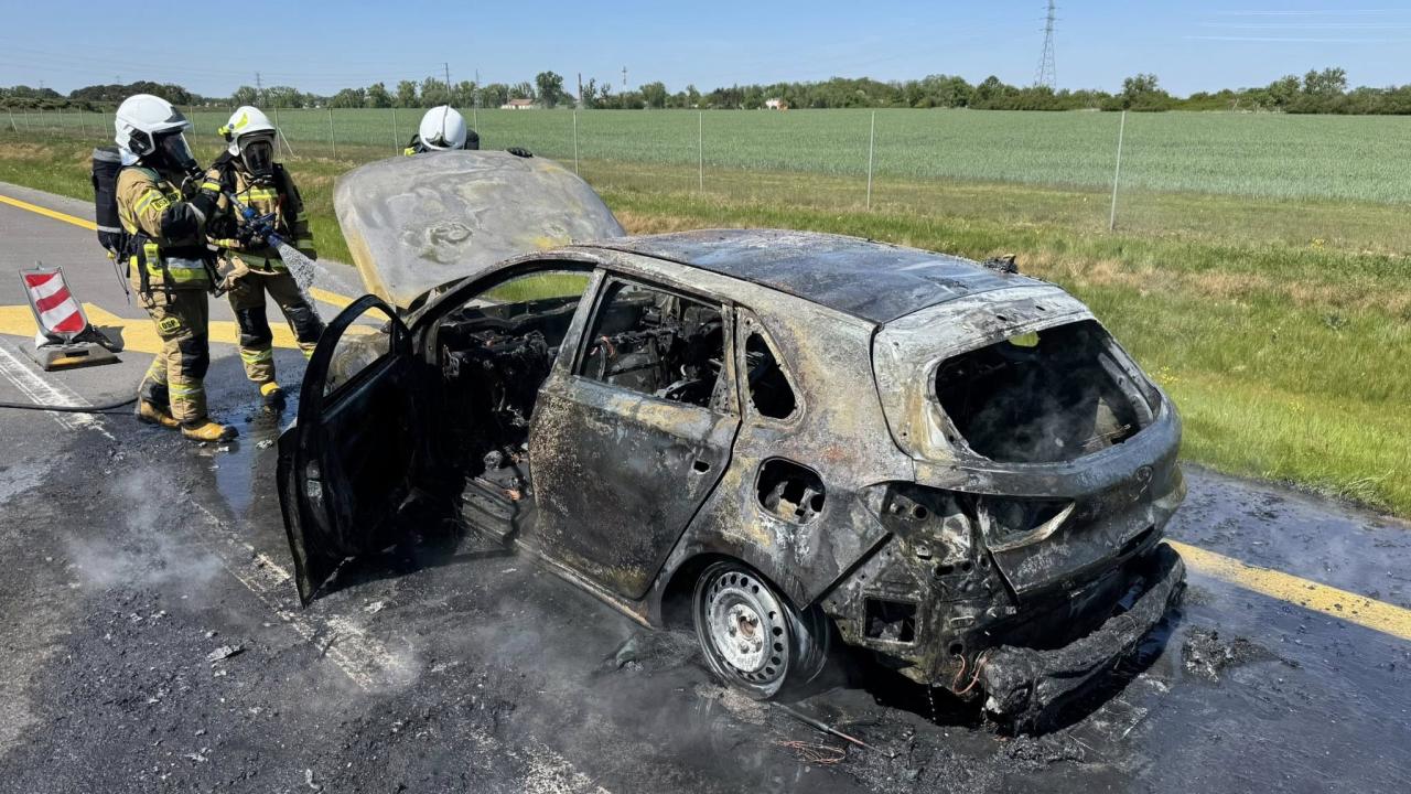 Na podpoznańskim odcinku autostrady spłonął samochód. Były spore utrudnienia