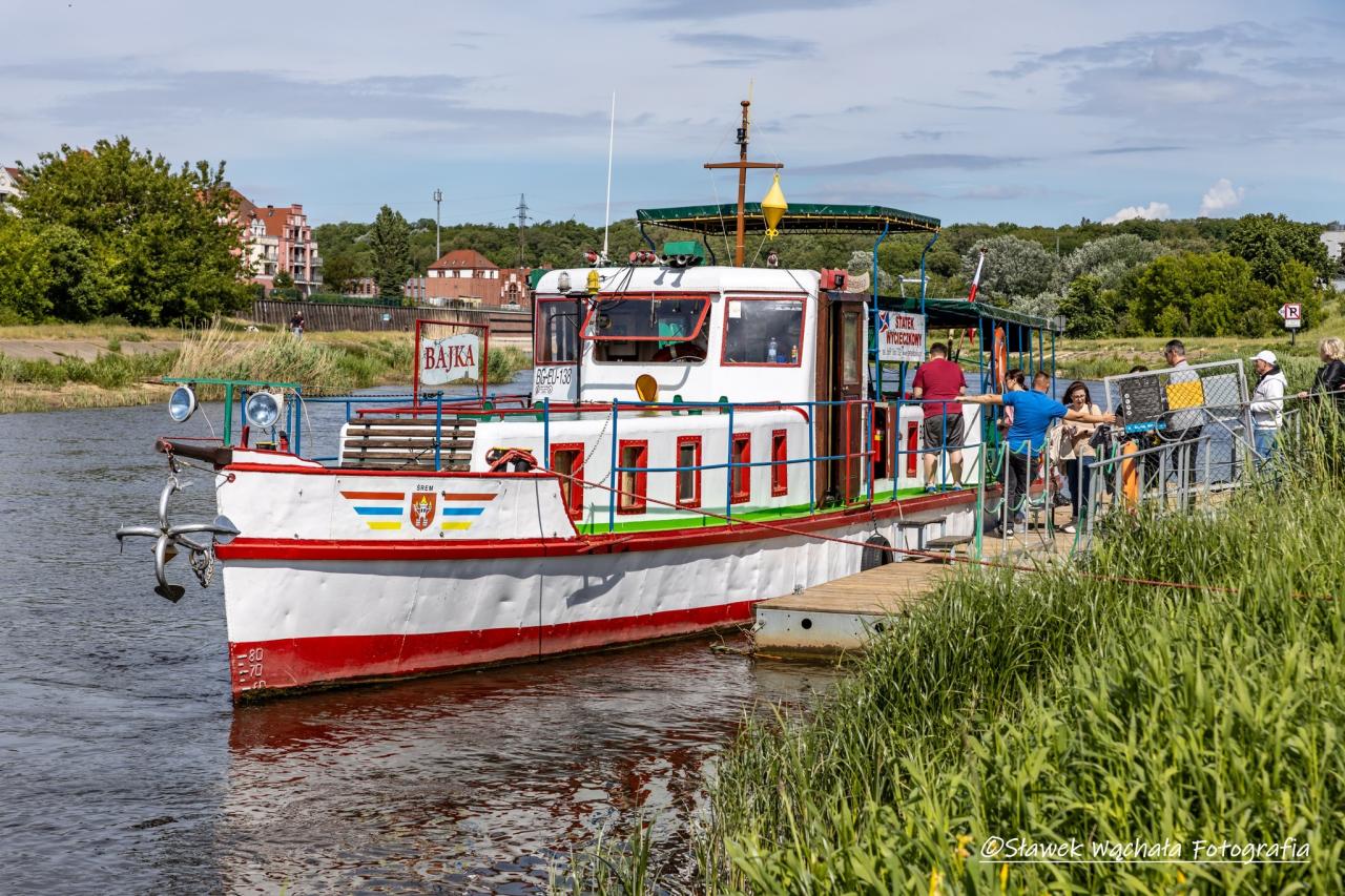 Statek wycieczkowy, który wyruszał w rejsy po Warcie został wystawiony na sprzedaż