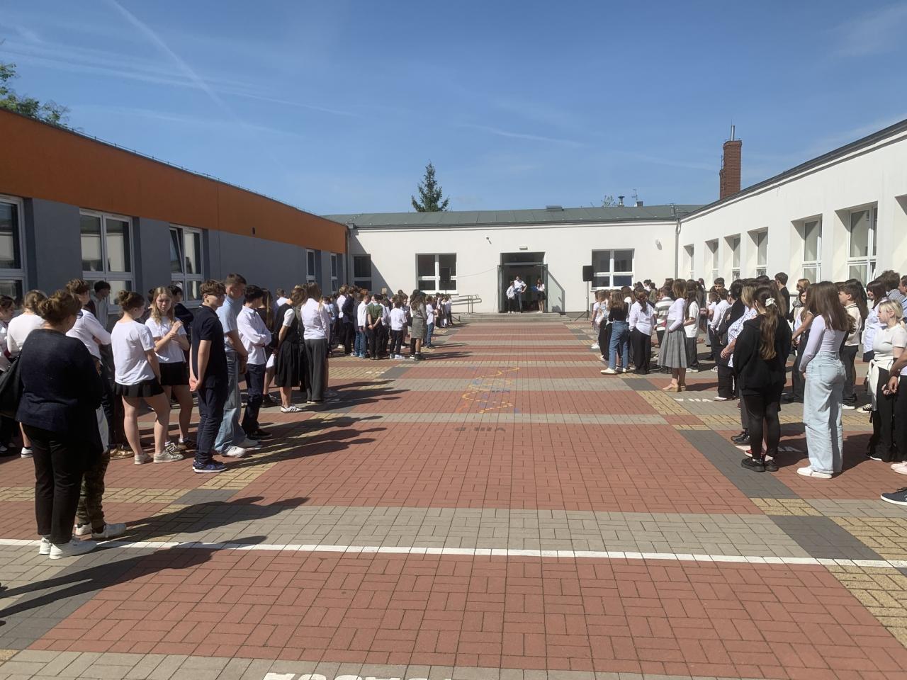 Pożar i ewakuacja w poznańskiej podstawówce