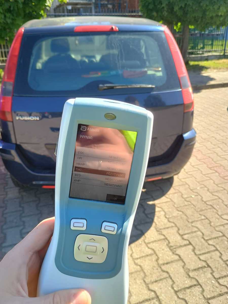 58-latek jechał autem zygzakiem. Nie był pijany, ale test nie pozostawił złudzeń