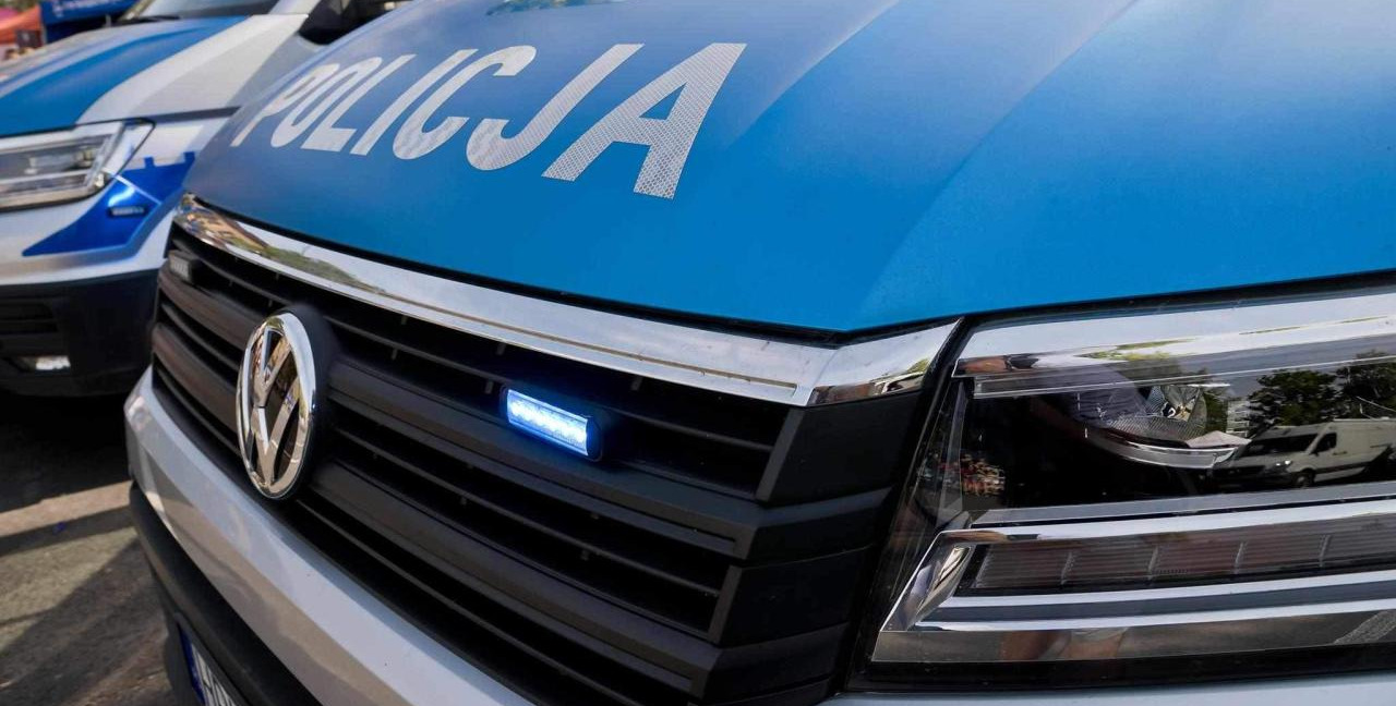 Mnóstwo policyjnych radiowozów w okolicach MTP. "Stoją na włączonych kogutach"