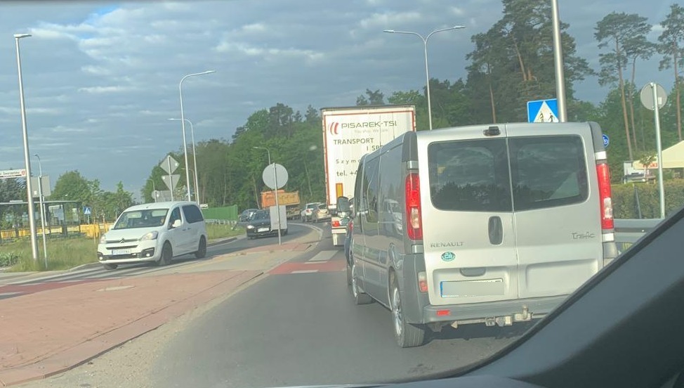 Gigantyczny korek pod Poznaniem. Przez ruch wahadłowy