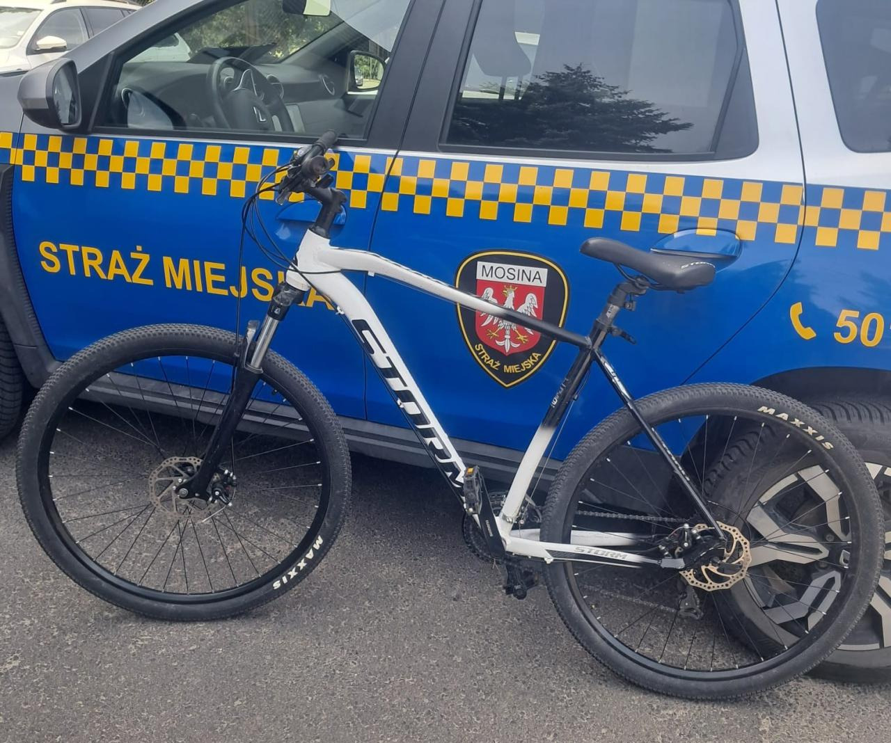 Kradzież na węźle przesiadkowym pod Poznaniem. Rower znalazł się w pustostanie