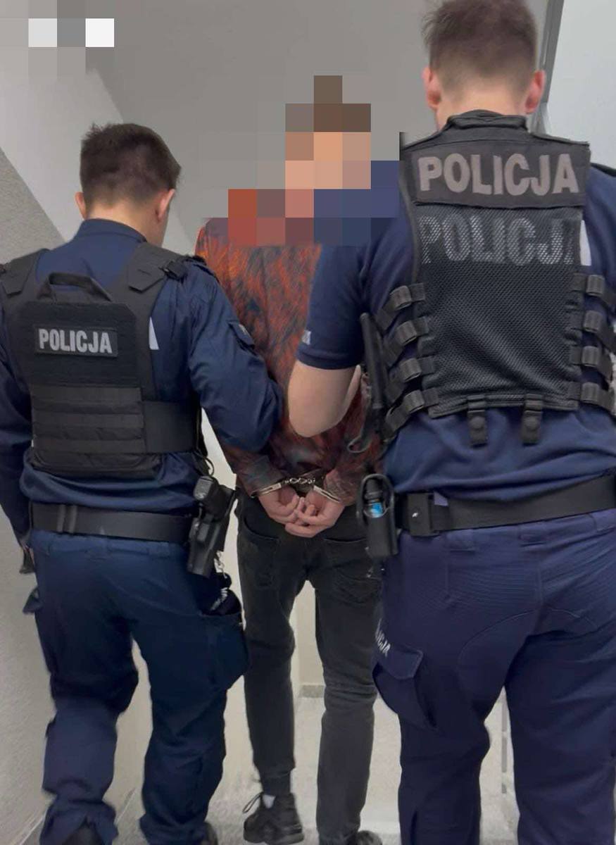 Region. Bracia w akcji na miejskim festynie. Jeden obrażał policjantów, drugi uderzył mundurowego butelką w głowę