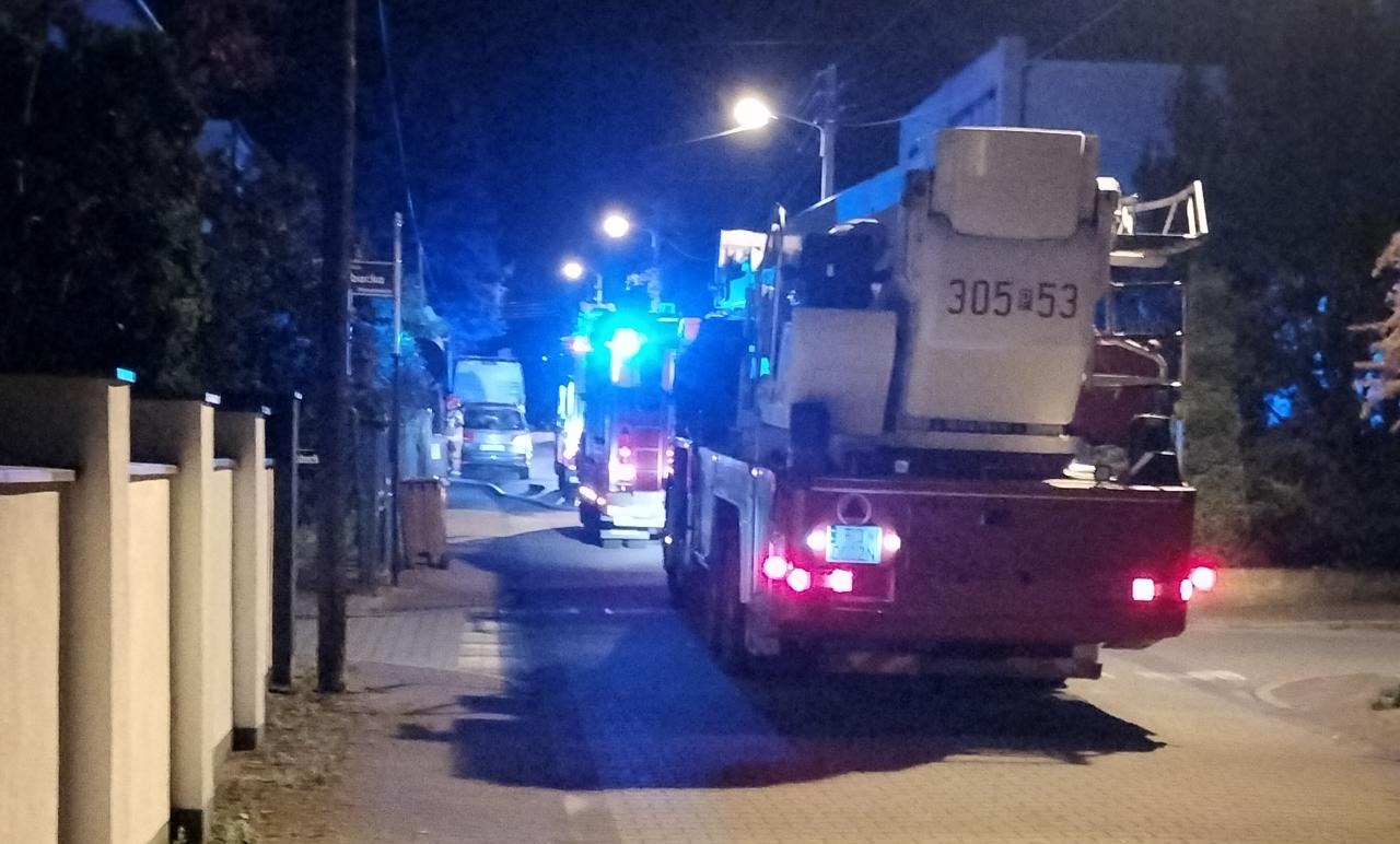Nocny pożar w Poznaniu. 5 zastępów w akcji