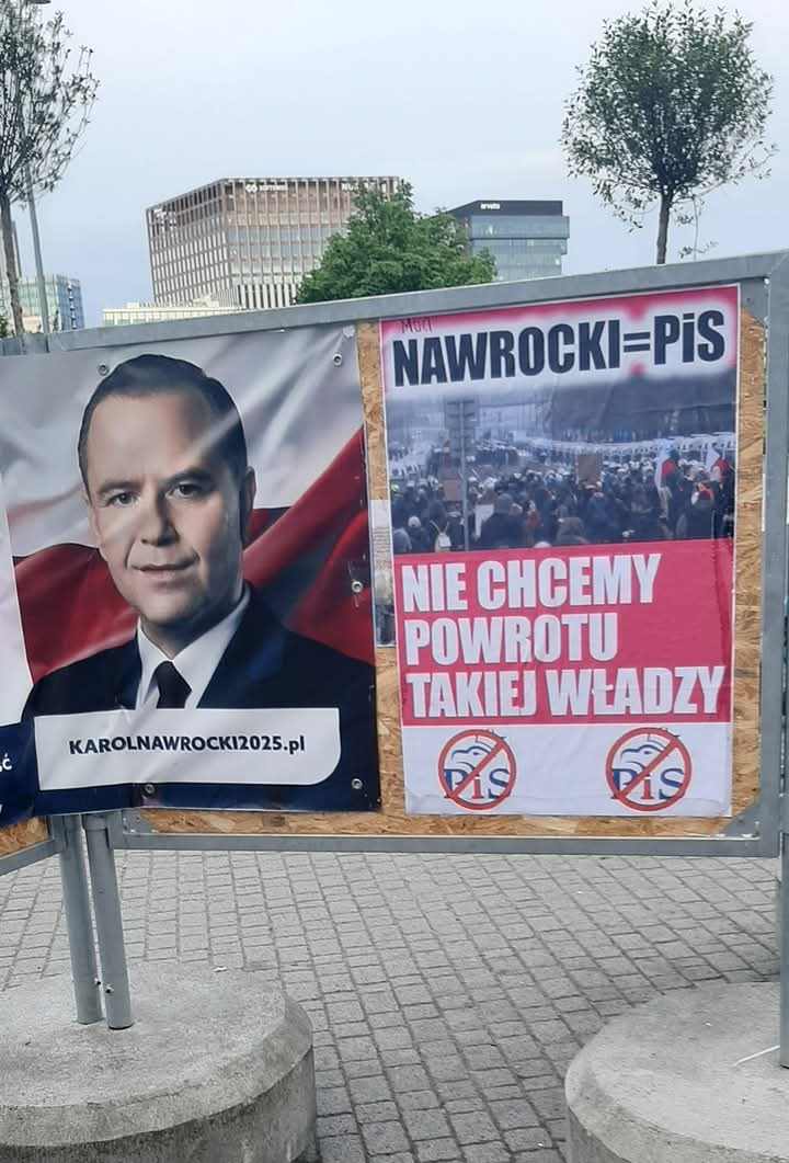Poznań zalany plakatami wymierzonymi w PiS. "Nie chcemy powrotu takiej władzy"