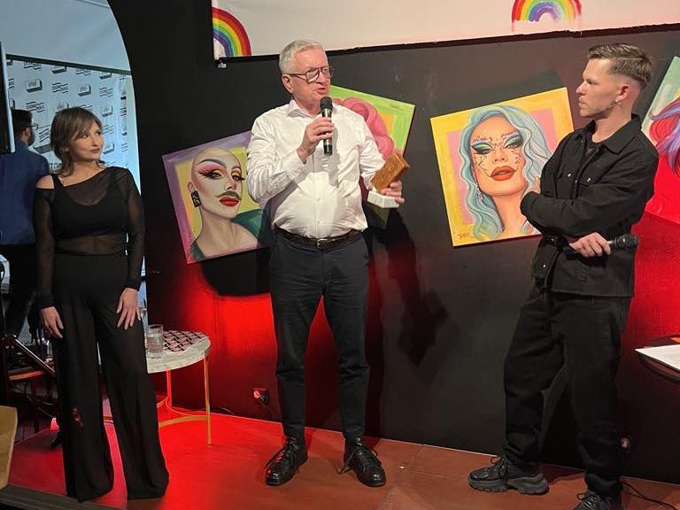 Jacek Jaśkowiak wśród "osób budujących tęczowy Poznań" wyróżnionych przez Grupę Stonewall. Ma prośbę do mieszkańców