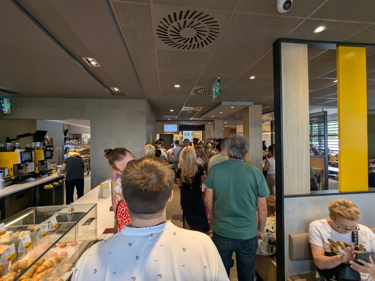 Dzień Dziecka. W McDonald's kolejka na godzinę