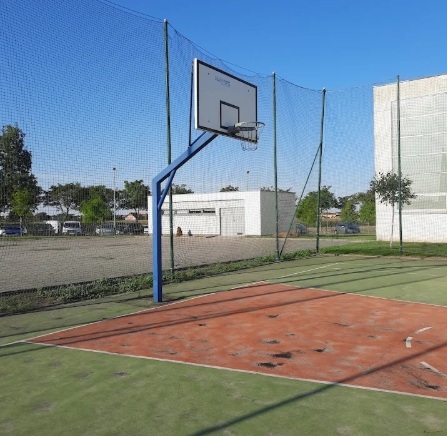 Skórzewo: ewakuowano ponad 500 uczniów ze szkoły. "Dzieci miały mdłości i wymiotowały"