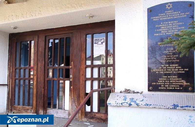Poznańska synagoga stała się zabytkiem. Gmina Żydowska oburzona: "wielki cyrk i wstyd dla Poznania"