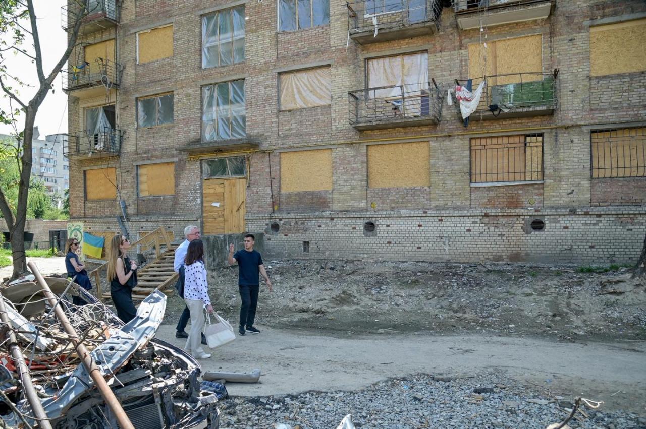 Prezydent Poznania z wizytą w Ukrainie. "Doszło do ataku rakietowego na jedną z dzielnic"