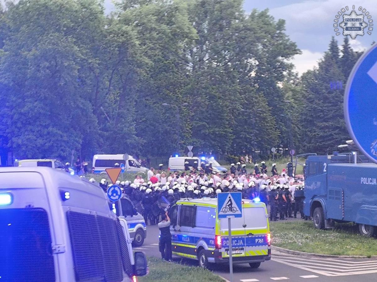 Planowali wielką "ustawkę" przed meczem reprezentacji Polski. Wśród uczestników pseudokibice Lecha Poznań