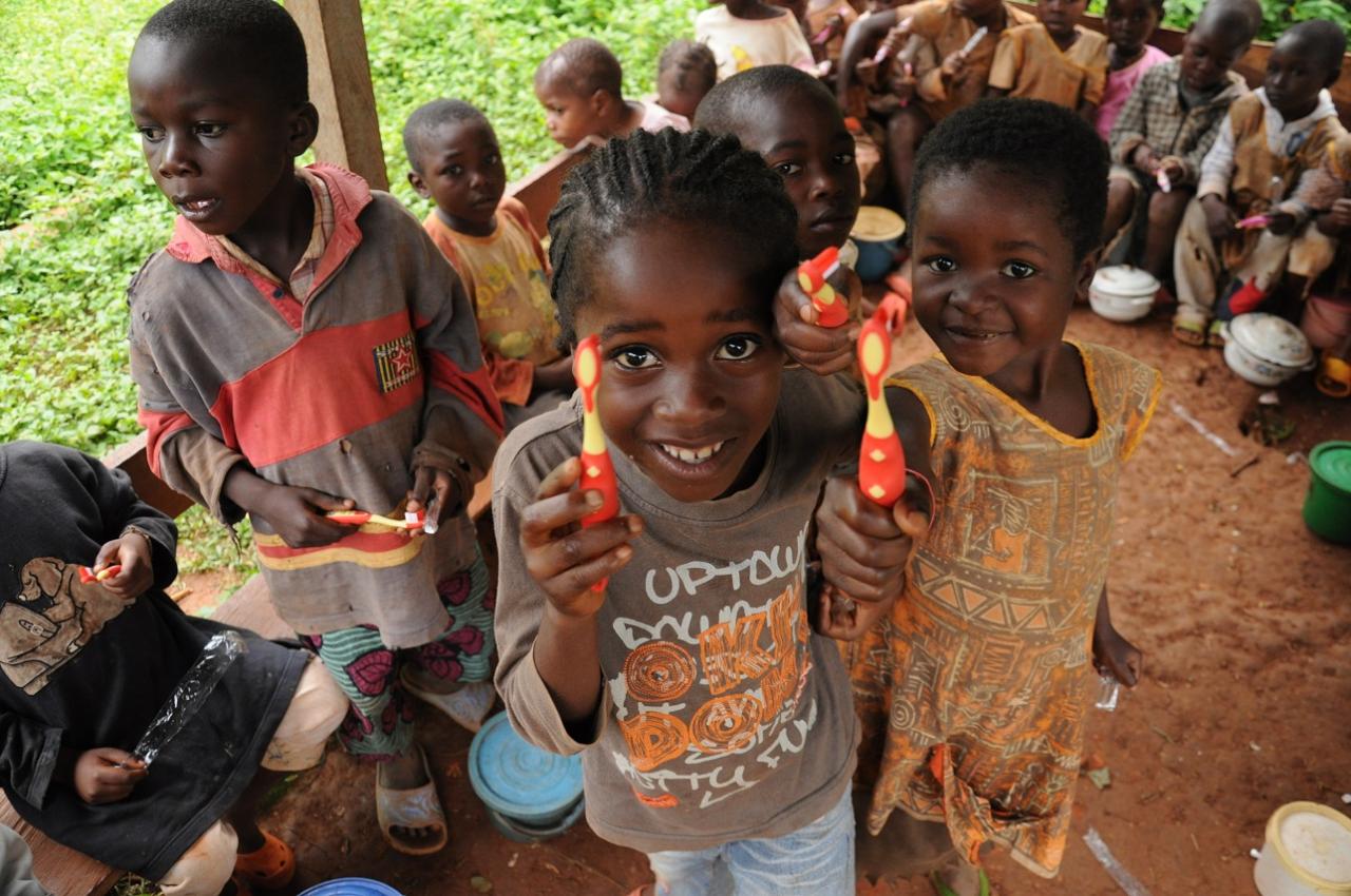 Poznańscy studenci i absolwenci poznańskiego uniwersytetu po raz pierwszy w takim celu lecą na Jamajkę
