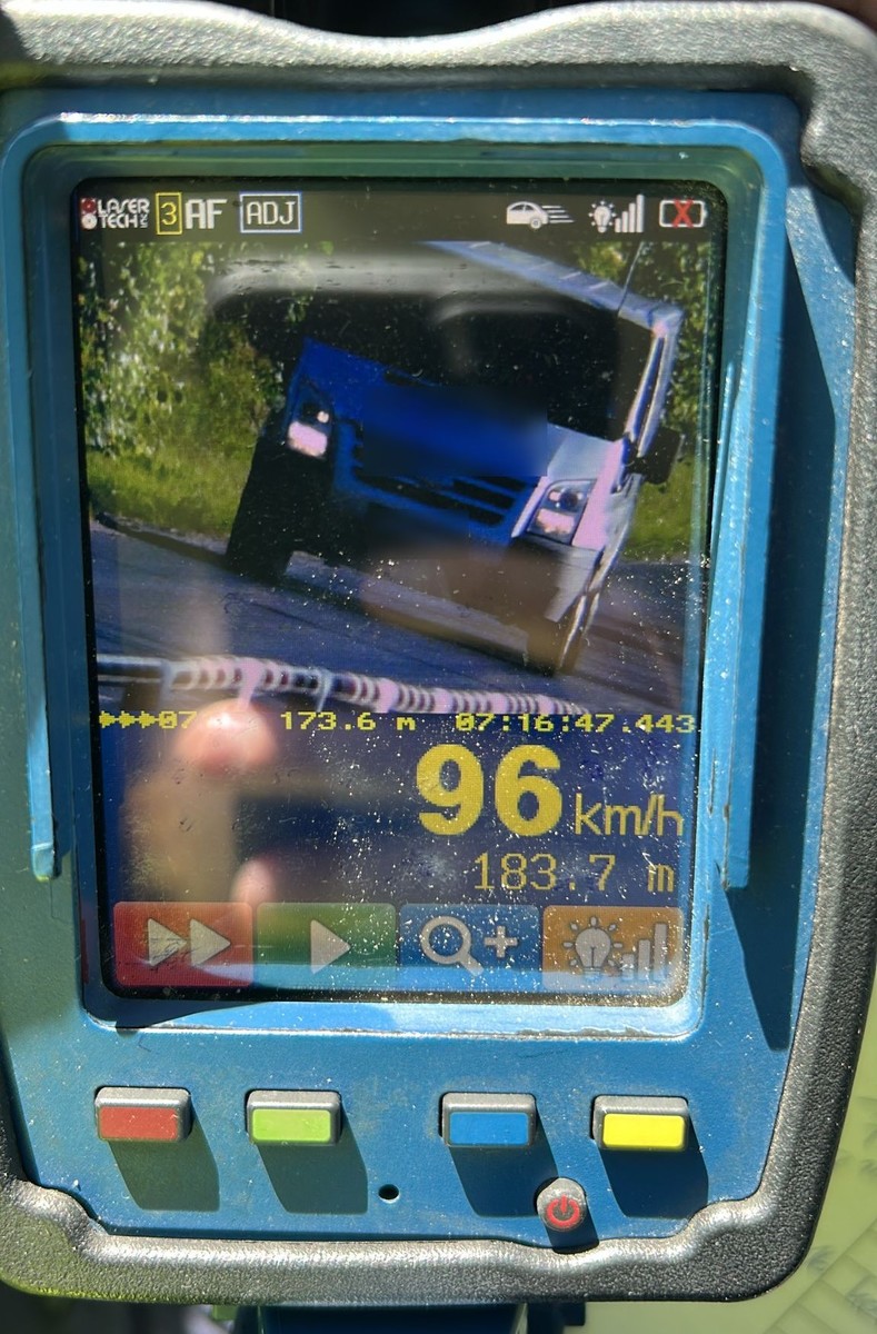 Jechał w Poznaniu 96 km/h na "czterdziestce". Okazało się, iż prędkość była jego najmniejszym problemem