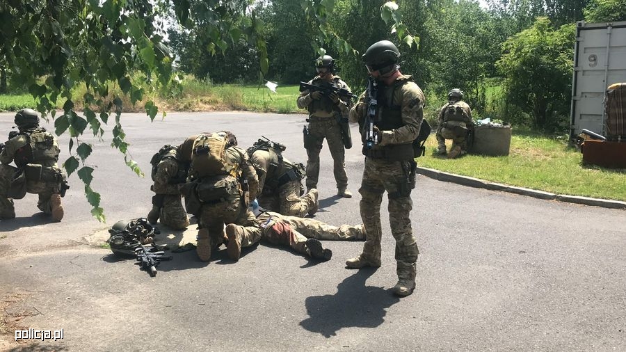 Pod Poznaniem "słychać strzały". Wiemy, co się dzieje