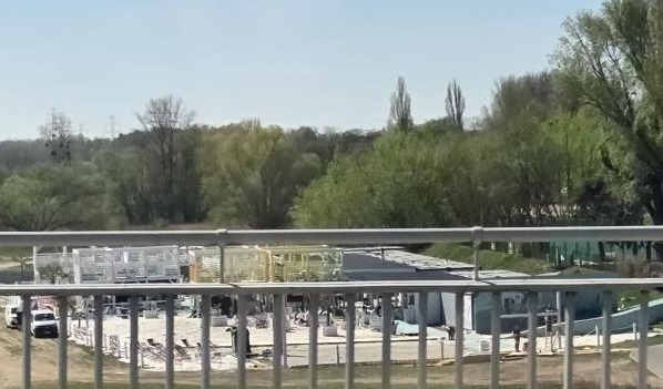 Mieszkańcom przeszkadza hałas generowany przez klub "Na Fali". "Musimy dusić się przy zamkniętych oknach"