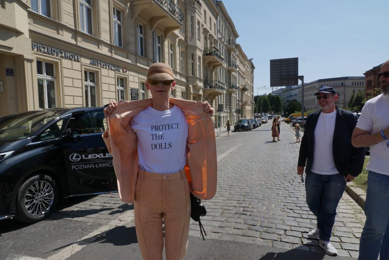 Światowa gwiazda pojawiła się na Marszu Równości w Poznaniu w charakterystycznej koszulce