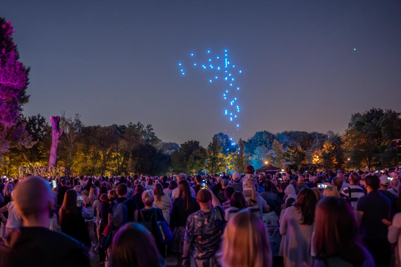 Rój dronów nad Poznaniem. "Spektakl, jakiego w historii naszego miasta jeszcze nie było"
