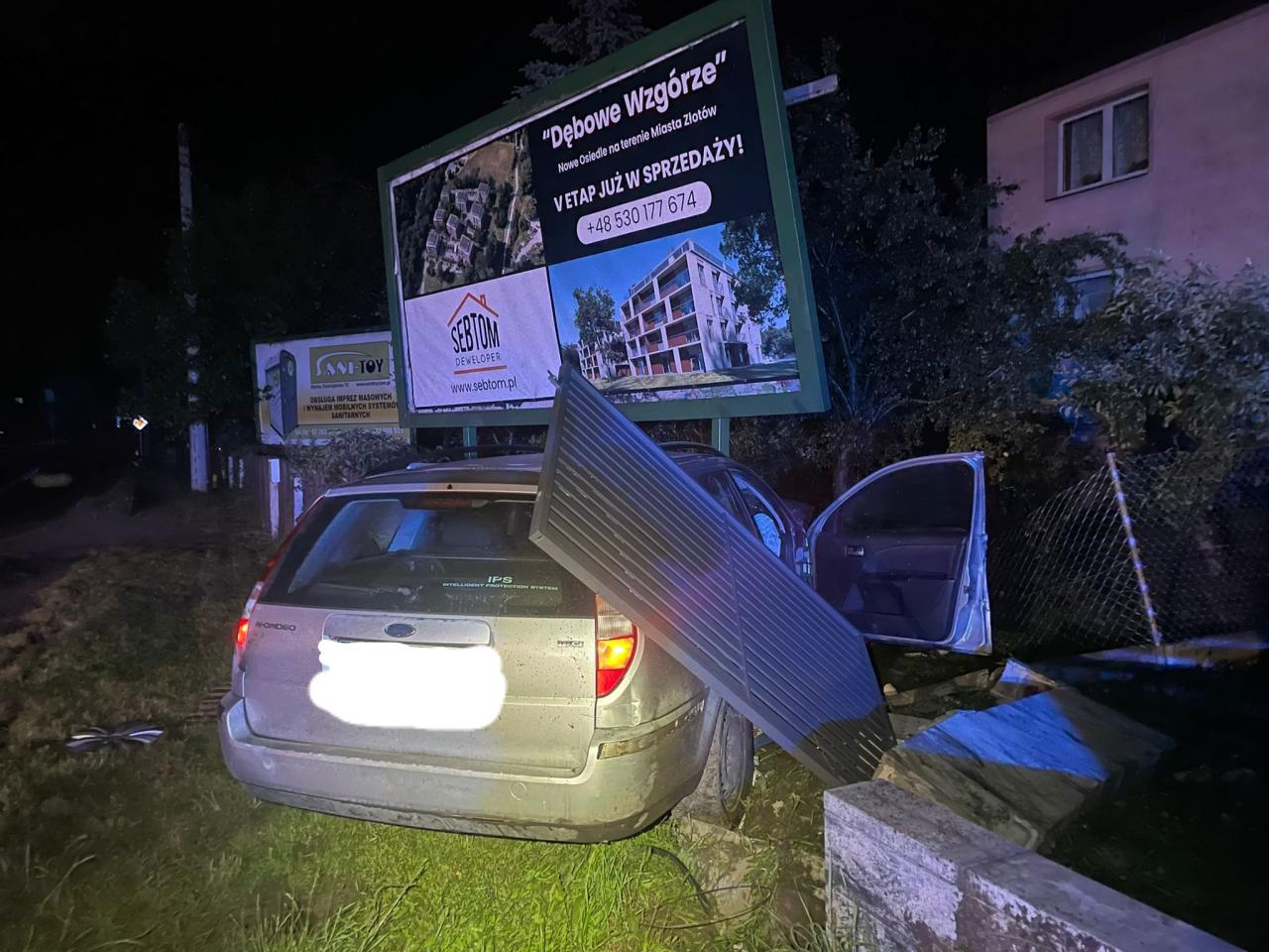 Nocny pościg za 34-latkiem w regionie. Zatrzymał się na banerze i płocie