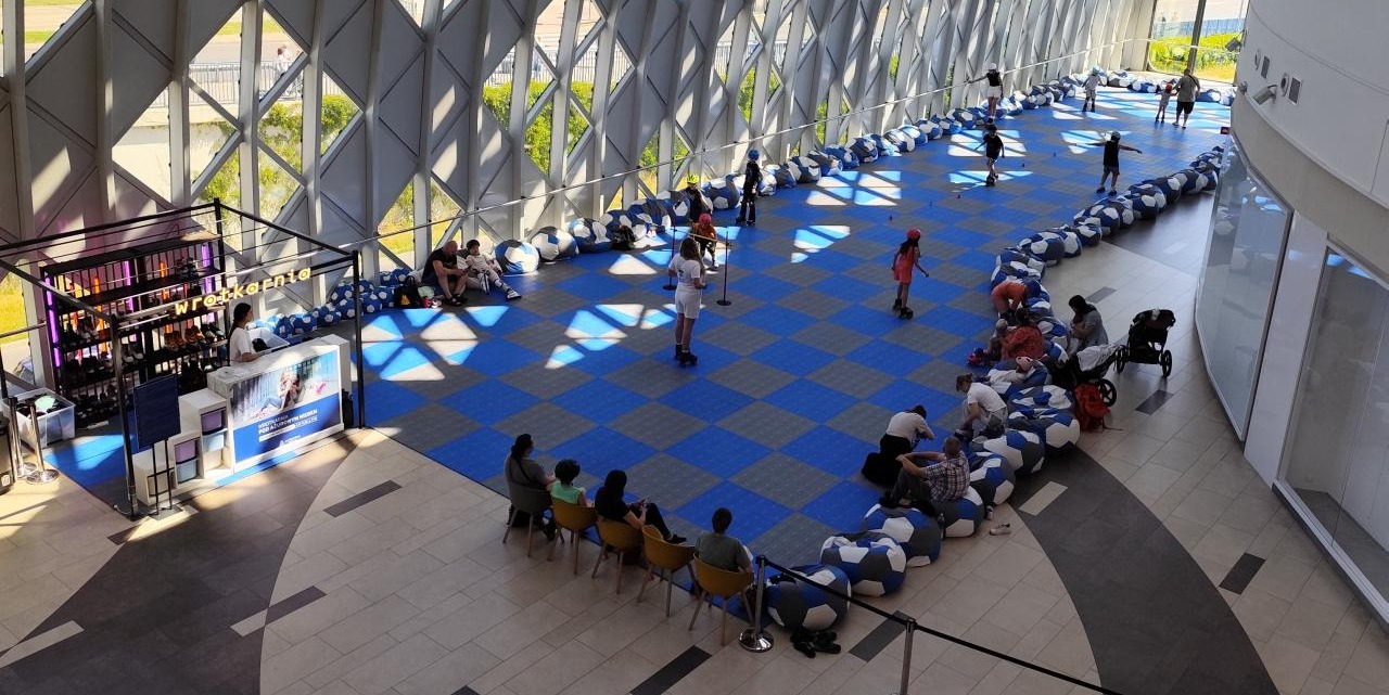 1,5 miesiąca wakacji z nietypową atrakcją w poznańskiej galerii handlowej. I to za darmo!