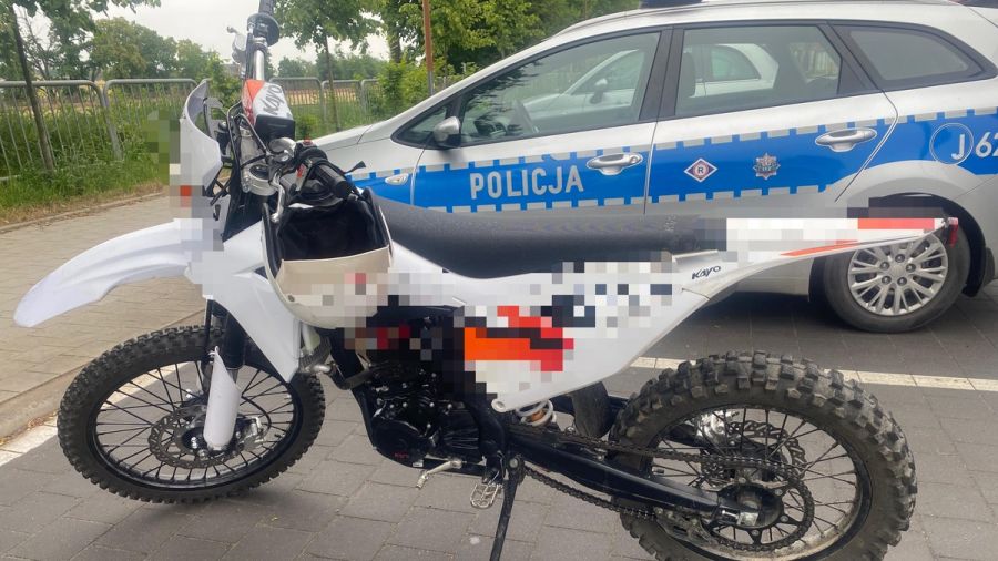 Nietypowe zakończenie kontroli motocyklisty w regionie. Pojazd został przekazany... ojcu