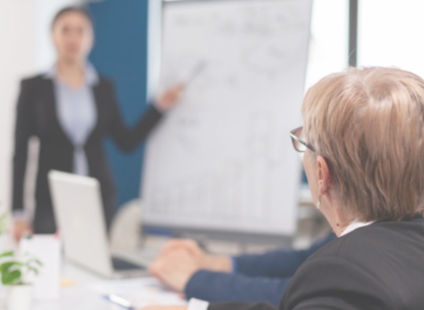 Miasto organizuje bezpłatne szkolenia podczas wakacji. Chętni dowiedzą się, jak wykorzystać sztuczną inteligencję w biznesie