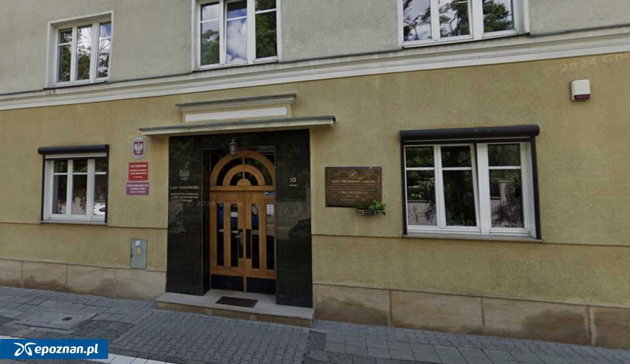 Za pomocą młotka doszczętnie zniszczył auto szefa. To zemsta