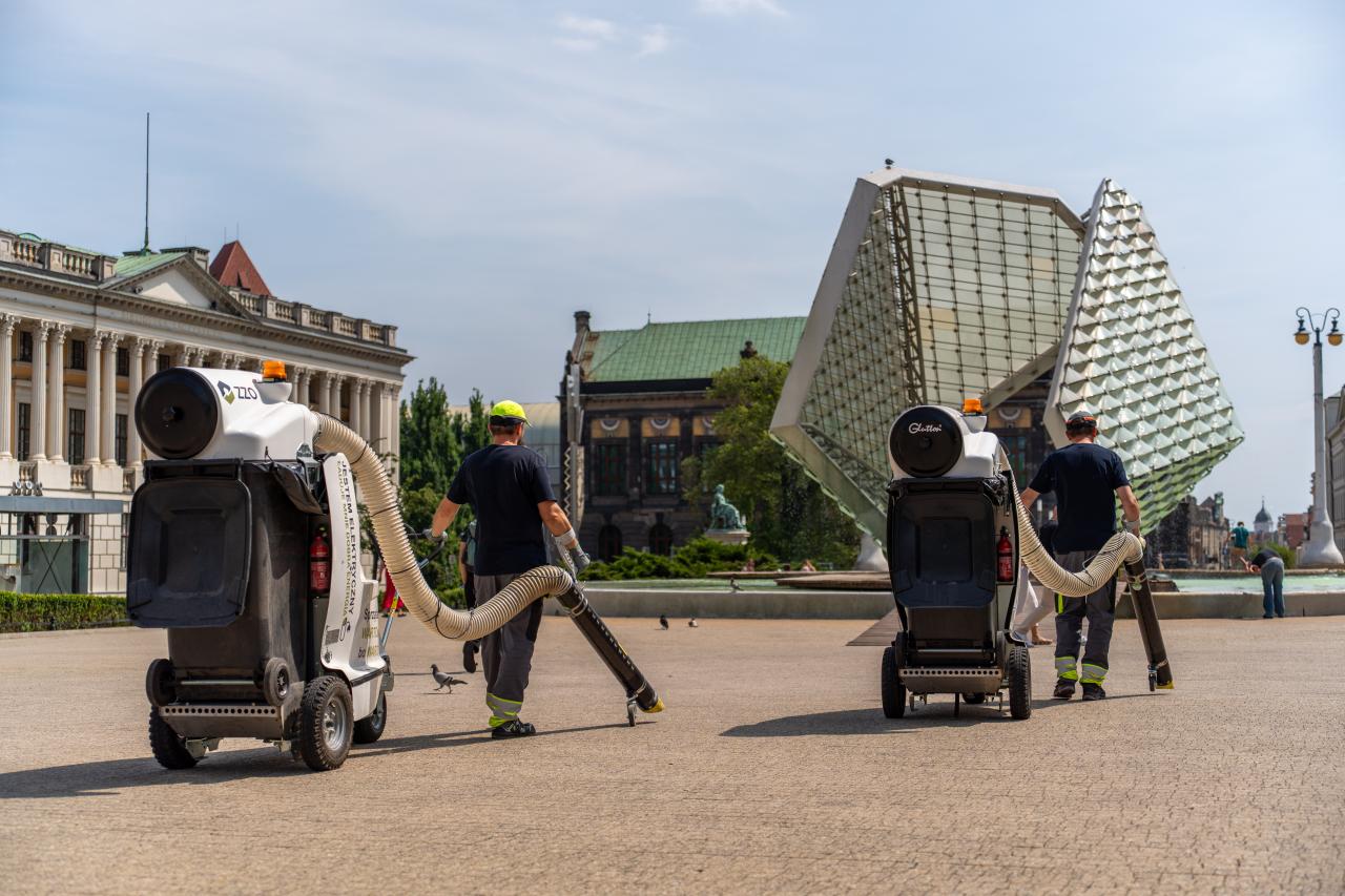 Ogromne odkurzacze krążą po ulicach Poznań
