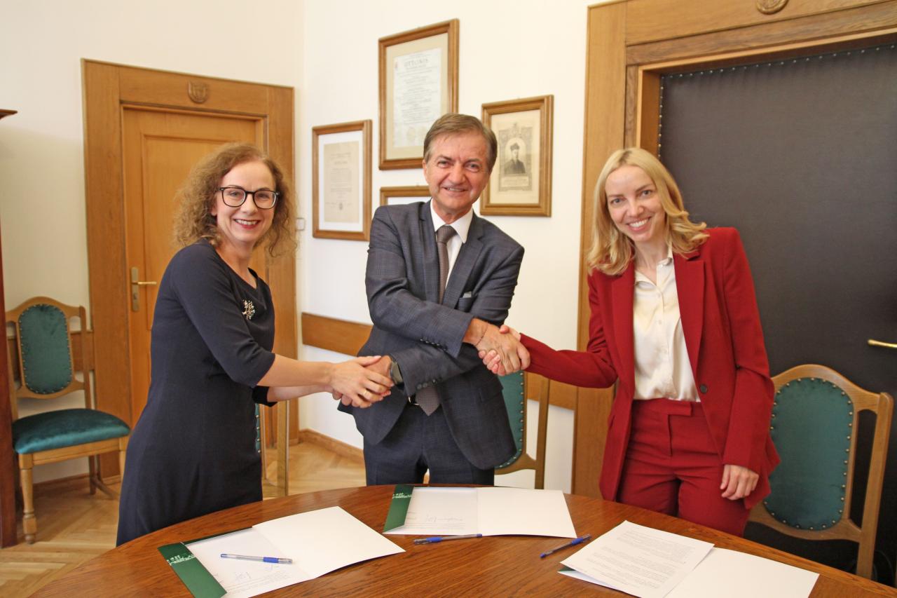 Poznański uniwersytet jest pierwszą publiczną uczelnią z kapitałem żelaznym w Polsce