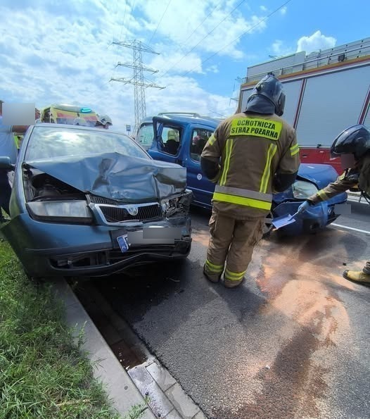 Kolejny wypadek w regionie. Zderzyły się trzy samochody. Jest osoba ranna