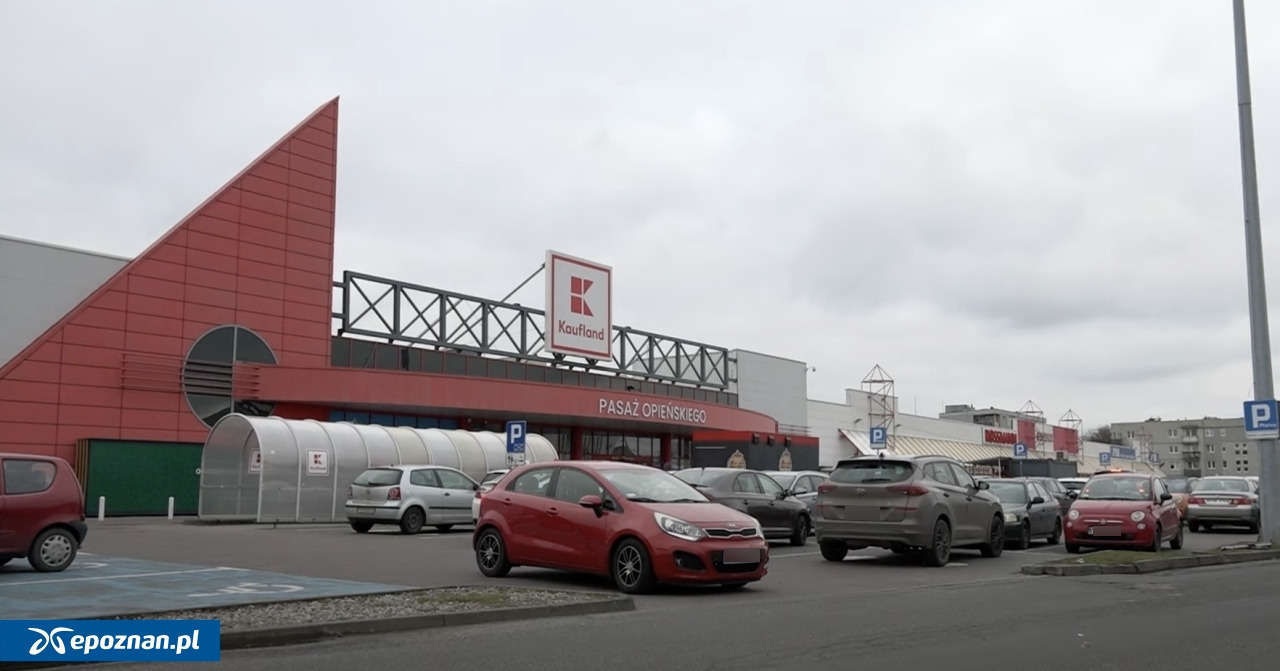 Mieszkańcy nie chcą likwidacji pasażu handlowego na Opieńskiego. Znów zbierają podpisy