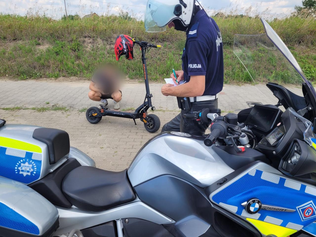 1400 zł mandatu dla mężczyzny na hulajnodze w regionie