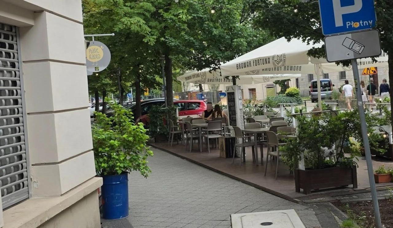Duży wzrost liczby ogródków gastronomicznych w Poznaniu. "To buduje klimat miasta"