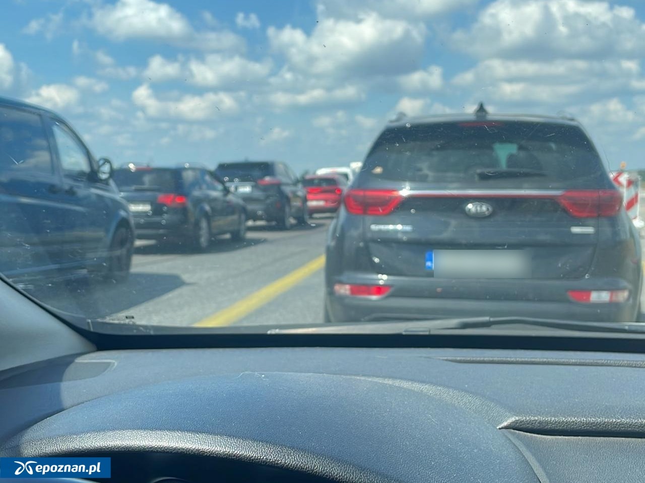 Wypadek na A2 pod Poznaniem, lądował LPR. Trasa zablokowana