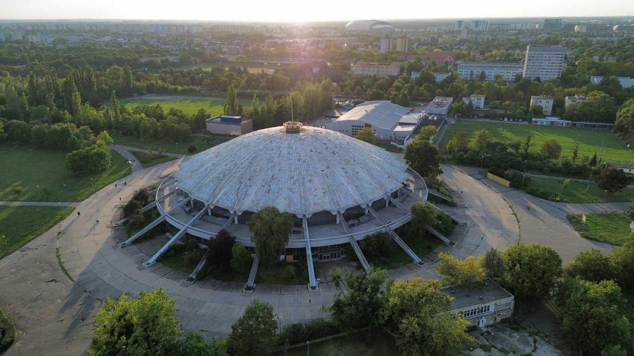 Modernistyczna ikona Poznania od lat czeka na remont. Są nowe informacje